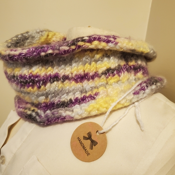 Handknit warm cowl - Picture 2 of 2